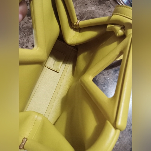 Bottega Veneta The Point Triangle Yellow Mustard Calf Leather Small Crossbody - Picture 7 of 12